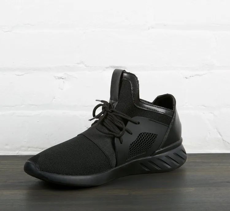 Zapato deportivo negro