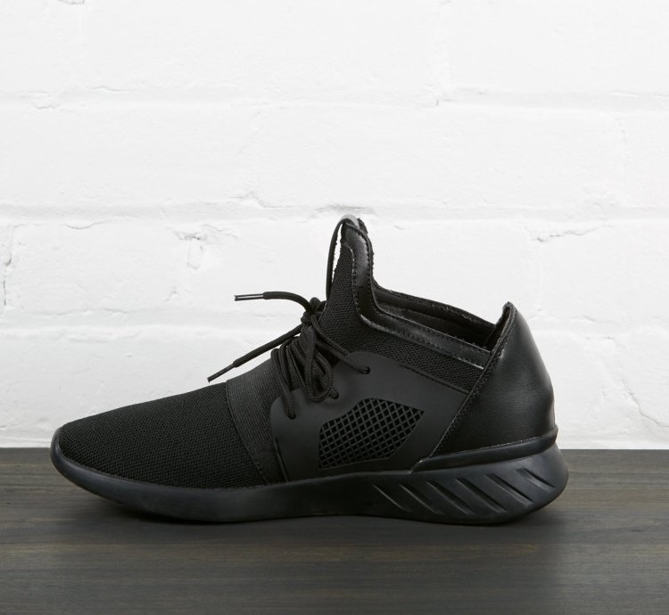 Zapato deportivo negro