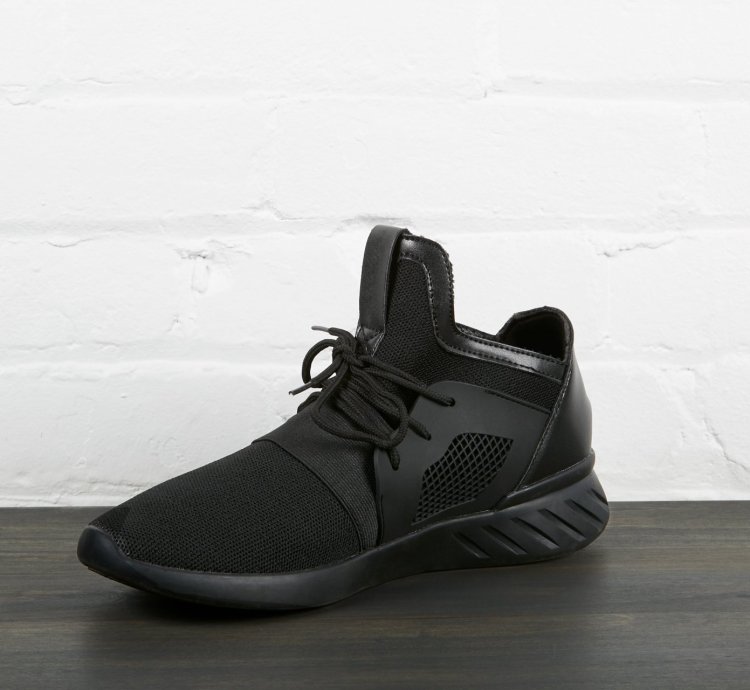 Zapato deportivo negro