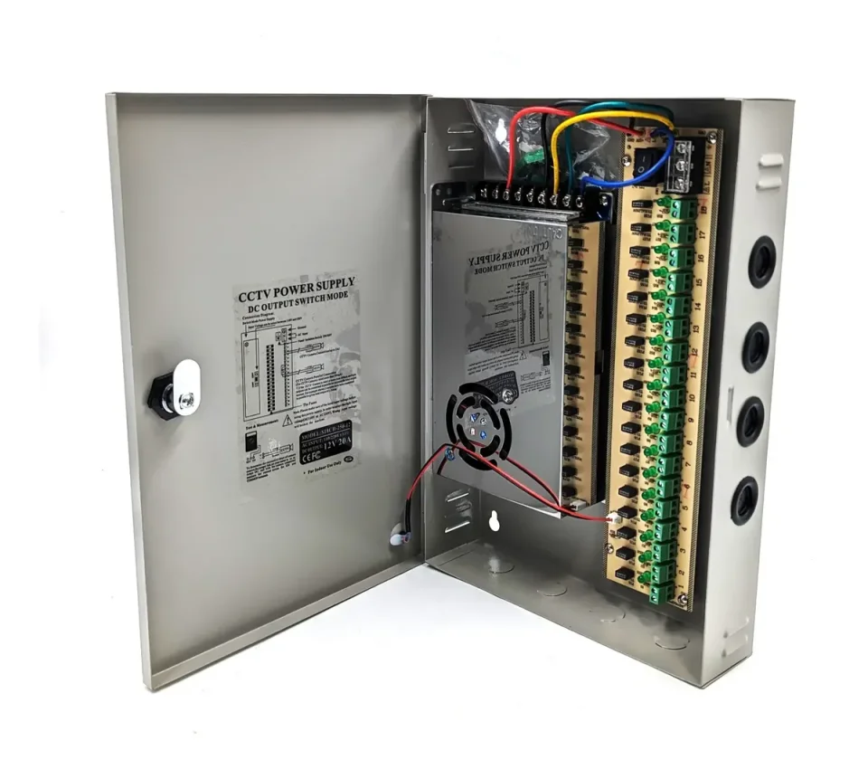 FUENTE CENTRALIZADA 12V20A 18 CANALES CON CAJETIN