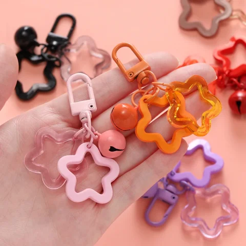 1 Uds. Colgante de estrella hueca con campana pequeña, cuentas acrílicas coloridas, llavero, accesorios, bolso, cordón, llavero, fabricación de joyas 4