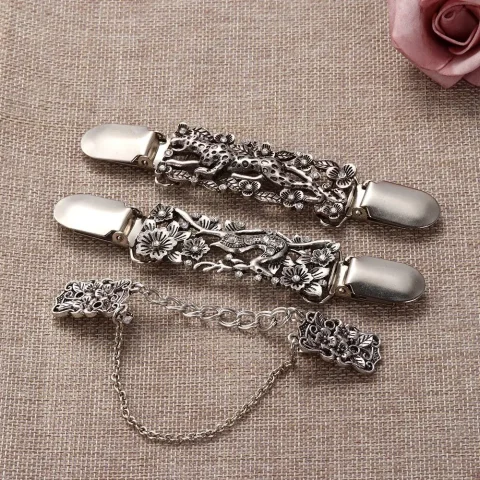 Broche de flores talladas para mujer, broche Retro Para cárdigan, suéter, blusa, chal, Cuello de camisa, broche de pato, accesorios con dijes, regalo