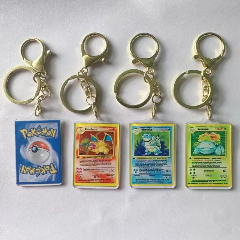 LLavero de tarjeta pequeña de Pokémon Anime, llaveros Charizard Blastoise Venusaur Mewtwo Diy, figuras de juguete de acción acrílicas, colección de juegos