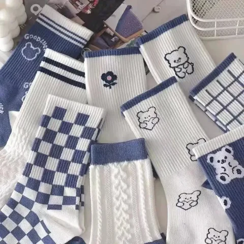 Calcetines de mujer Calcetines cálidos en otoño e invierno Calcetines azules Estudiantes Medias deportivas a cuadros a rayas de alta calidad