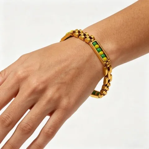 Pulsera cuentas con incrustaciones colores para looks informales joyería en muñeca