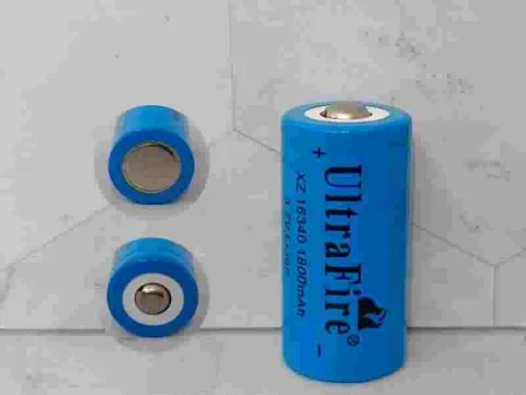 BATERIA 16340 3.7V 1800MAH AZUL ULTRA FIRE 13644-1800