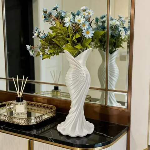 Elegante Florero de Plástico con Forma de Vestido, Moderno Florero Decorativo, Recipiente Simple y Elegante para Decoración Floral del Hogar, Bodas y Mesas