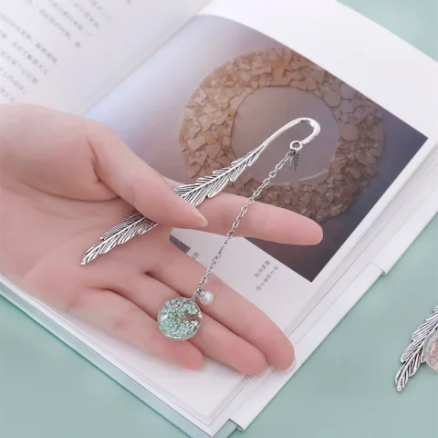 Marcapáginas de Metal con bonitos dibujos, marca de página de libro genial, papelería para estudiantes, suministros escolares, marcapáginas para libros, regalo para profesores 1