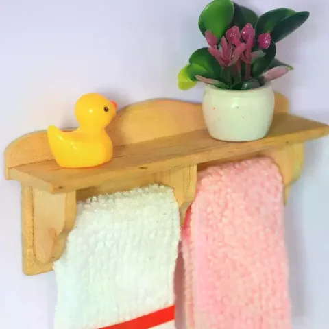 1 Juego de toallero nuevo para casa de muñecas 1/12, accesorios para muñecas, modelo de escena, juguetes, mini estante para cosméticos, muebles de madera en miniatura, kit de baño 5