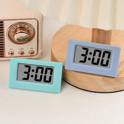 Mini reloj electrónico Simple con pantalla Digital, reloj de noche, reloj de coche, reloj de estudiante, reloj de escritorio portátil, reloj Triangular