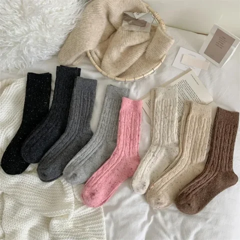 Calcetines de mujer invierno nueva novedad moda estilo japonés Casual calcetines cálidos a rayas otoño calcetines de lana simples para niñas de moda 2