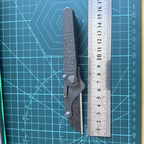Herramienta EDC, cuchillo plegable de aleación de titanio con garra de águila, cuchillo para cortar papel con cuchillas reemplazables y bloqueo de acoplamiento innovador, 1 ud.