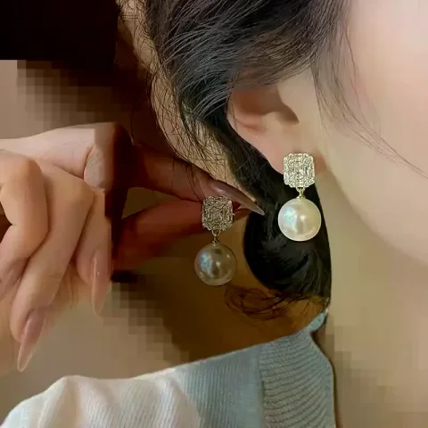 Pendientes de oro con colgante de perlas y cristales de circonio brillantes de lujo, joyería de moda para mujer, accesorios exquisitos para fiesta 1