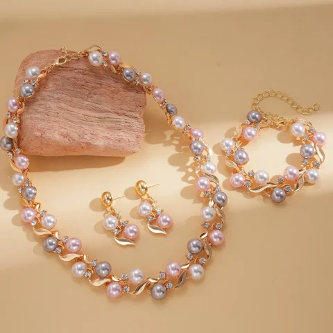 Conjunto de Joyería de Lujo para Mujer: Gargantillas Elegantes con Bloques de Color y Perlas de Imitación, Pulsera de Hojas con Pedrería y Pendientes Colgantes – Regalo Ideal 4