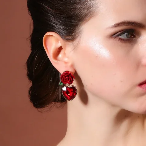 Joyería de moda elegante, pendiente con colgante de corazón, Color rojo, diseño de rosa, creativo y encantador, para Girfriend, novedad