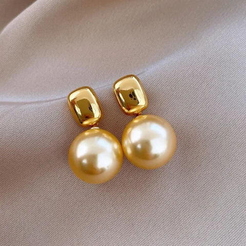 DREJEW-Conjunto de pendientes y collar de perlas con colgante amarillo para mujer, conjuntos de joyería de boda Retro francés de lujo ligero, regalo de fiesta 4