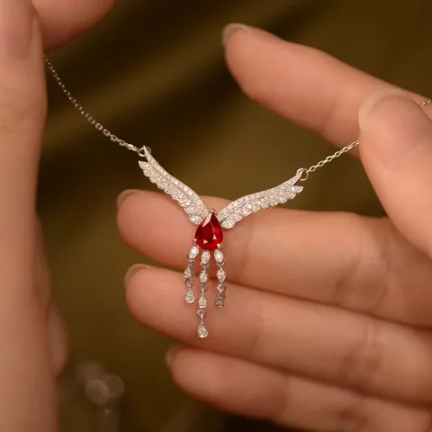 Collar de piedras preciosas rojas lujoso y llamativo para mujer, cadena de cuello con alas de diamantes con incrustaciones de plata 925, joyería de boda exquisita