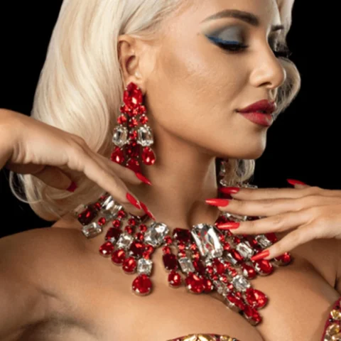 Drag Queen-Conjuntos de joyería exagerada, accesorios de fiesta, venta al por mayor, collar geométrico de diamantes de imitación rojos, conjunto de pendientes, vestido para mujer