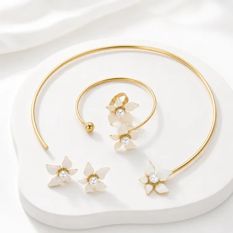 Conjunto de Joyería Floral Romántica para Mujer, Color Dorado, Imitación de Perlas, Collar, Pulsera, Aretes y Anillo, Regalo para Boda o Fiesta 1