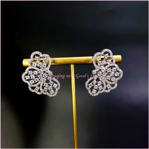 Collar y pendientes de aleación de circonio resistentes con diseños elegantes para mujeres de moda, uso diario, ropa informal 2