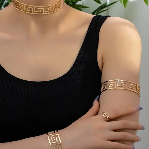 Conjunto de joyería para mujeres y niñas, Collar de temperamento Simple Retro a la moda, pulsera para brazo, anillo, regalo de fiesta ES012