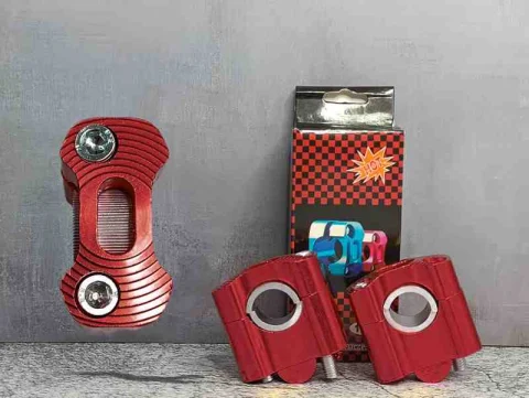 ELEVADOR DE MANUBRIO ROJO 22- 28MM MOTORCYCLE 12449R