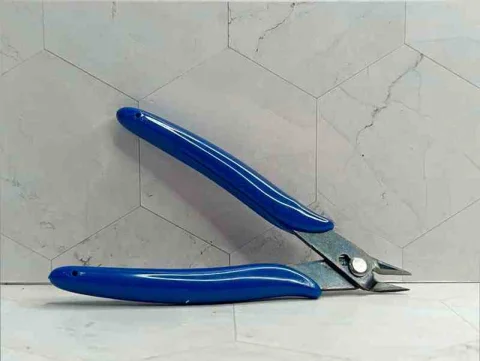 ALICATE AZUL DE CORTE DIAGONAL 13198
