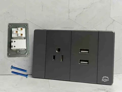 TOMA CORRIENTE+2USB LARGO GRIS HL 118V-19- G