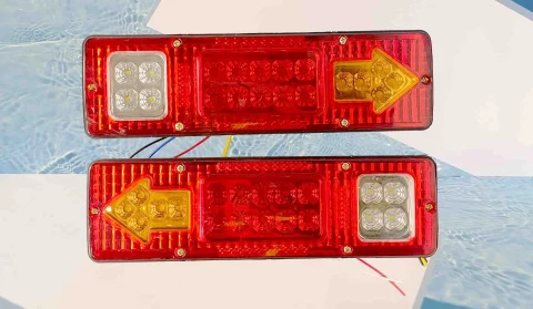 PAR STOP FLECHA 24V 30X9CM 11386