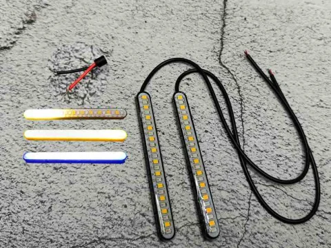 PAR TIRA 24 LED+STROBO AZUL- AMARILLO 12098AZ 1