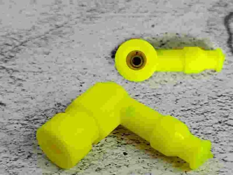 CONECTOR DE BUJIA AMARRILLO 12104AM 1