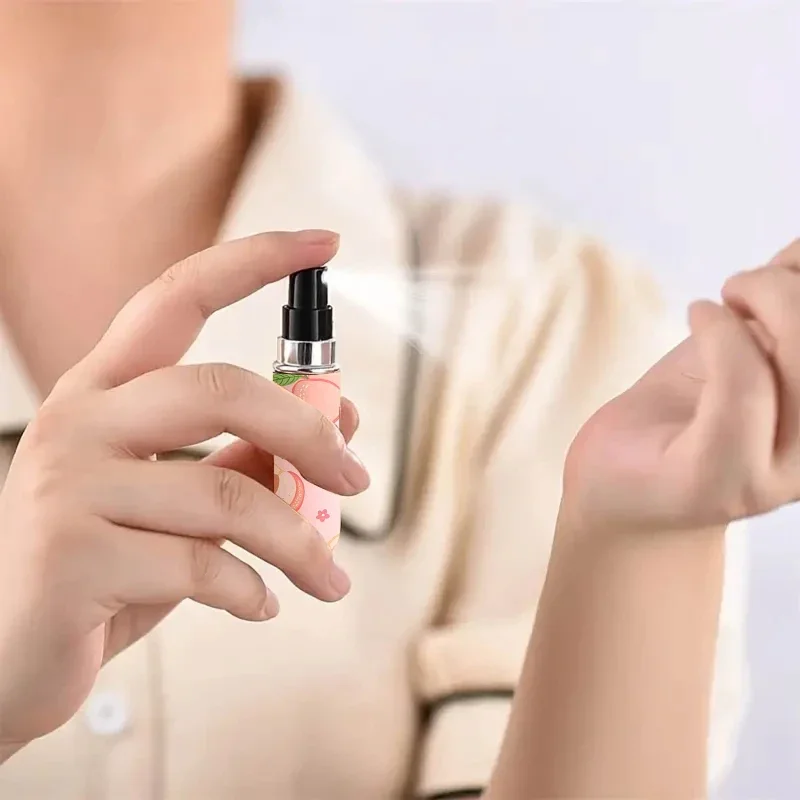 Nuevo Botella pulverizadora recargable de 5ml, Mini botella de Perfume recargable con patrón de flores con colgante, envases cosméticos vacíos, bonito