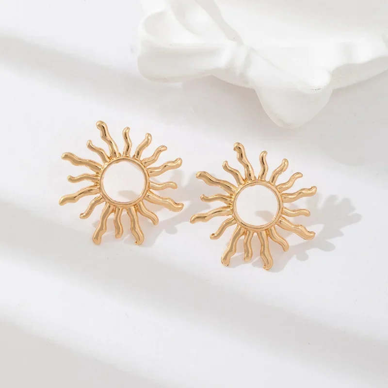 1 par de pendientes elegantes con forma de flor de sol para mujeres y niñas, pendientes versátiles, accesorios de joyería, regalos