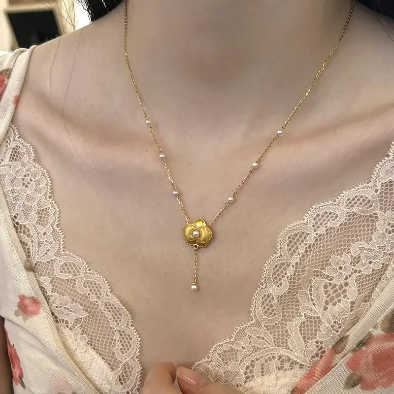 Collar de perlas de gardenia de terciopelo rico y exquisito, artesanía de oro antiguo, collar de perlas cepilladas, cadena, borla, joyería de boda