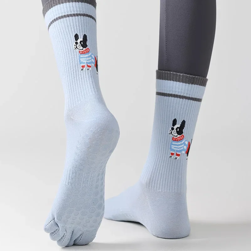 Calcetines de Yoga para mujer, calcetines de cinco dedos para entrenamiento interior, Pilates, estampado de perro de dibujos animados, calcetines deportivos antideslizantes de silicona para gimnasio, Fitness y baile