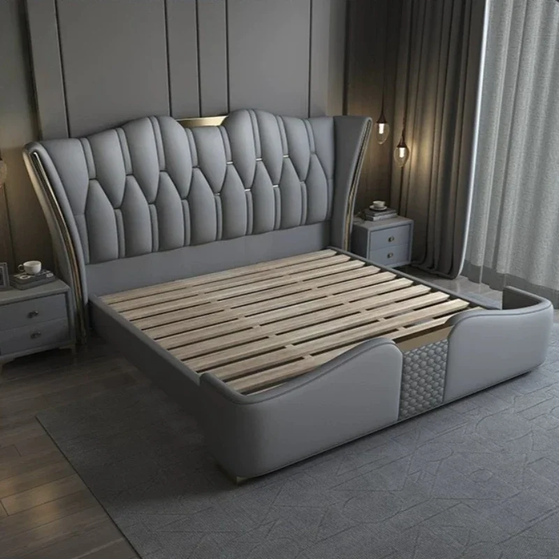 Cama de cuero genuino de lujo ligero italiano con cabecero alto acolchado, cama doble de 1.8m/2m para dormitorio principal o habitación de bodas.