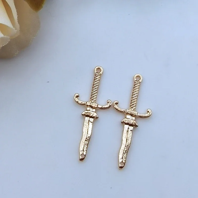 5 nuevos accesorios de mano, colgante de espada, accesorios para hombres y mujeres, adornos hechos a mano DIY