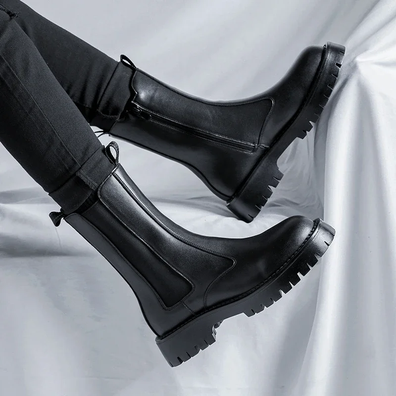 Nuevo diseño, botas de cuero negro, botas de plataforma para hombre, botas básicas de estilo británico para hombre, zapatos altos de invierno con cremallera, botas para hombre