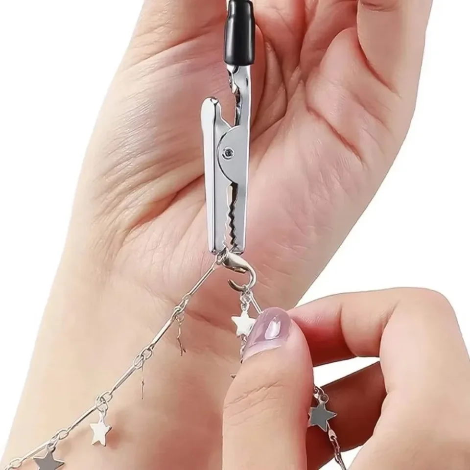 Herramienta de pulsera de Metal, mecanismo de enganche seguro, pinza de cocodrilo, alicates para pulsera, herramienta de sujeción retráctil, ayudantes de pulsera de mano