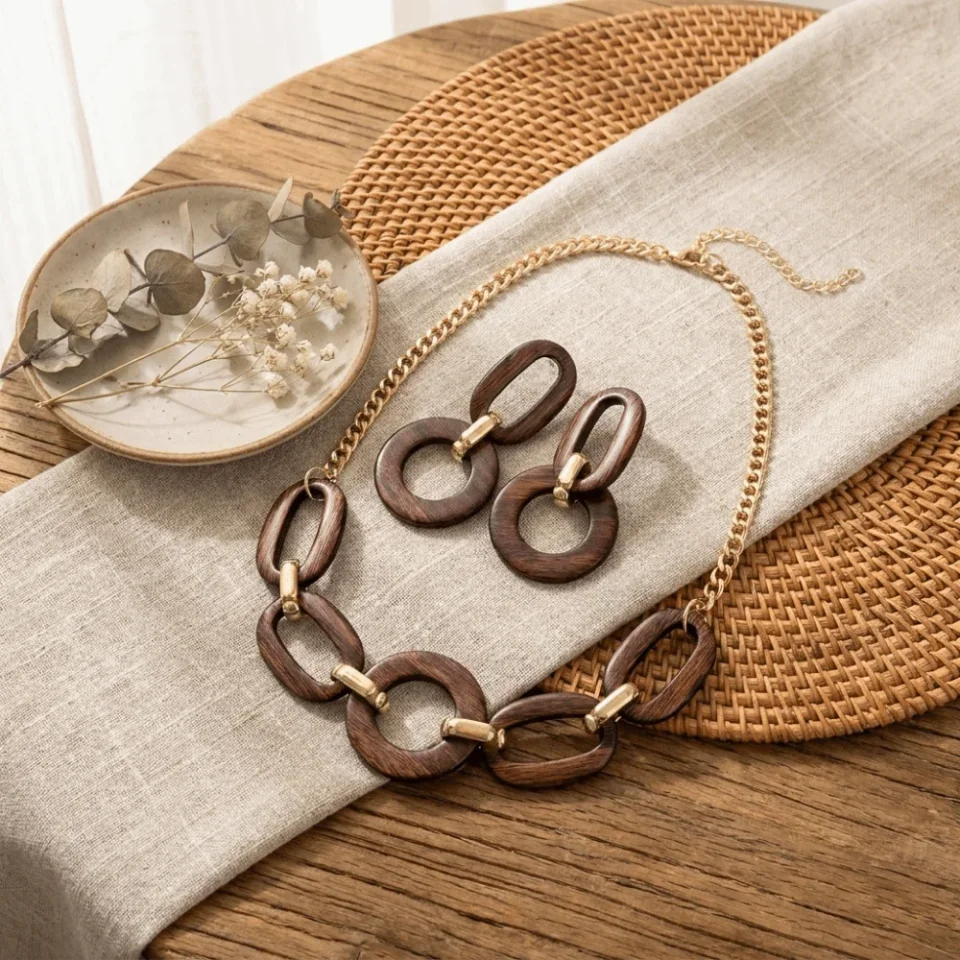 Conjunto de Joyería Acrílica Geométrica: Collar Ligero de Diseño Redondo y Ovalado con Pendientes a Juego, Ideal para Salidas y Eventos.