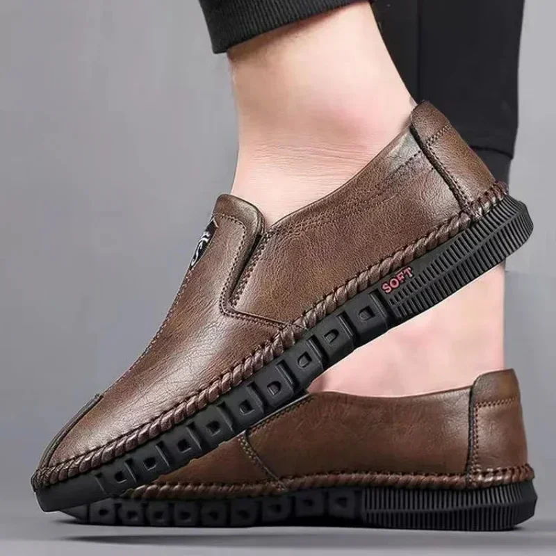 Zapatos de cuero para hombre, zapatos informales de suela blanda, zapatos planos cómodos de otoño para negocios, zapatos de trabajo ligeros para hombre, zapatos sin cordones para conducir, Tenis