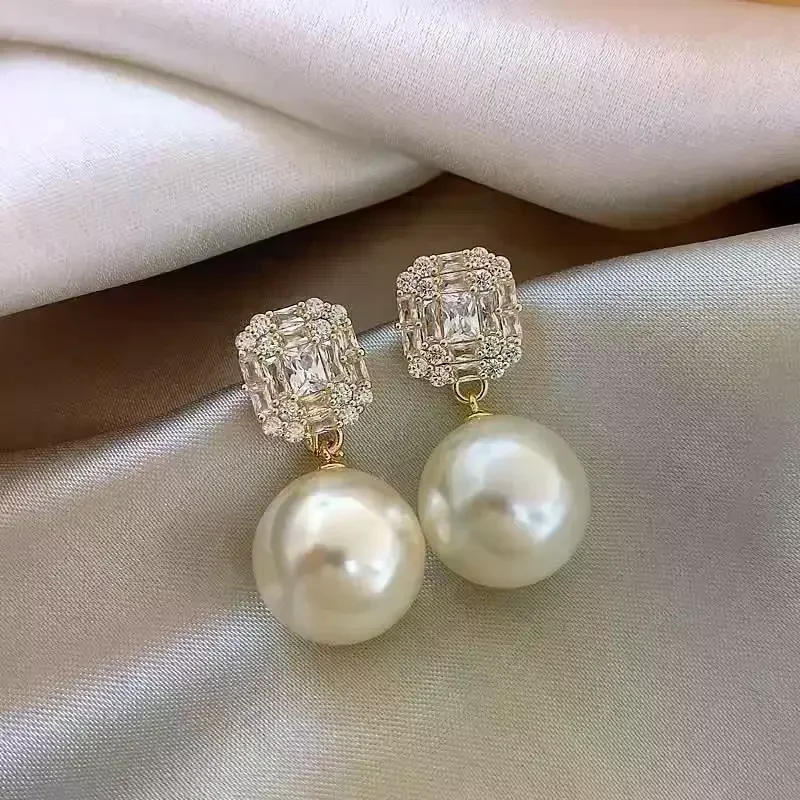 Pendientes de oro con colgante de perlas y cristales de circonio brillantes de lujo, joyería de moda para mujer, accesorios exquisitos para fiesta