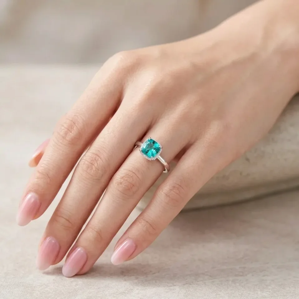 Conjunto de Joyas de Cuatro Garras: Collar Verde, Anillo de Diamante de Alto Carbono, Pulsera Tesoro Verde, Pendientes Cuadrados Princesa