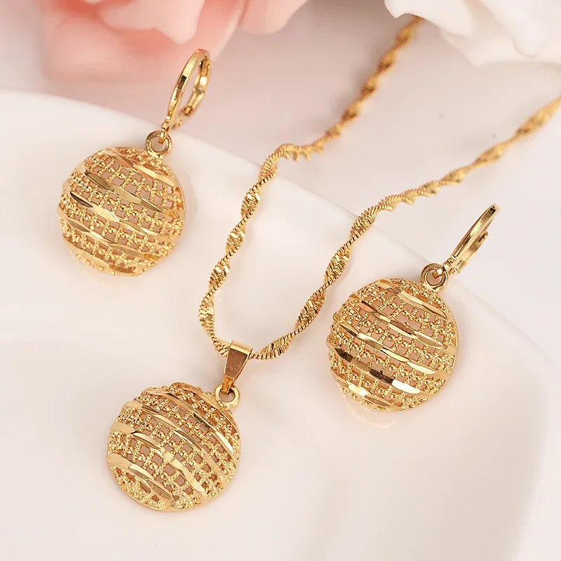 Joyería de Color dorado a la moda para mujer, conjunto de collar y pendientes, accesorios de fiesta, regalo de Dubai, India y África