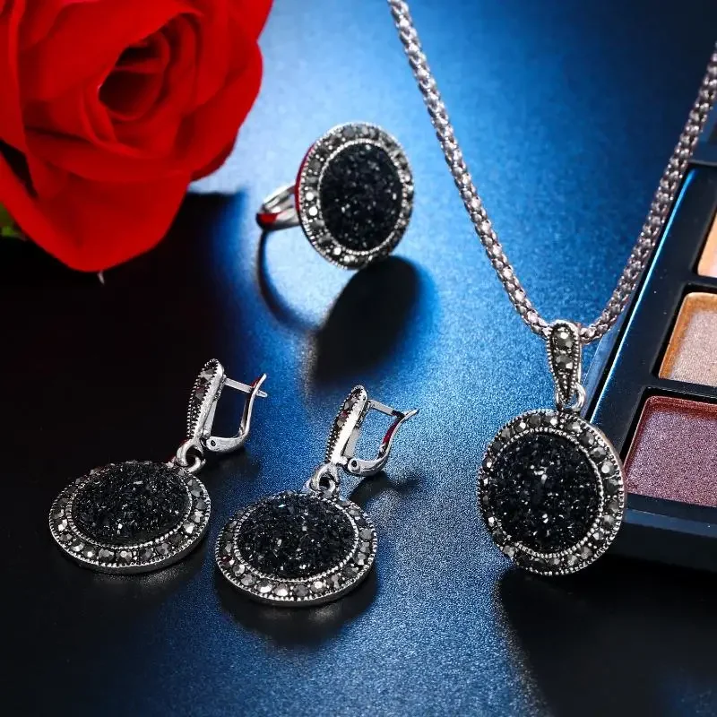 1. Conjunto de Joyería de Aleación Negra para Mujer con Piedras Redondas Trituradas, Diseño Elegante para Bodas, Fiestas, Regalo de Cumpleaños para Chicas 
 2. 1 Juego Negro
