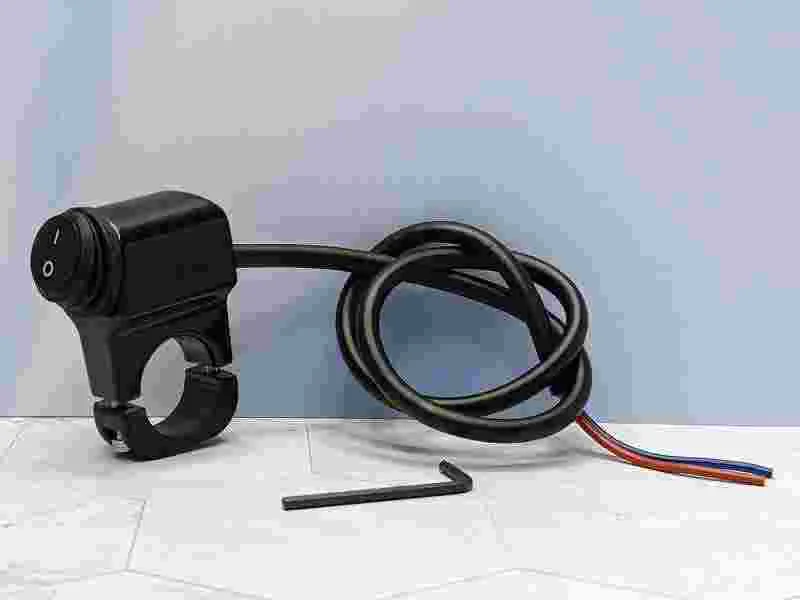 INTERRUPTOR 2PASES IMPERM PARA MOTO METAL LHJKG03